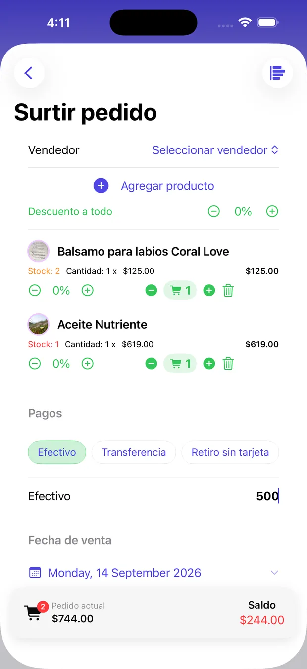 Pantalla Surtir pedido de VendeMás con dos productos, sus controles de cantidad y descuento, la forma de pago y el total.